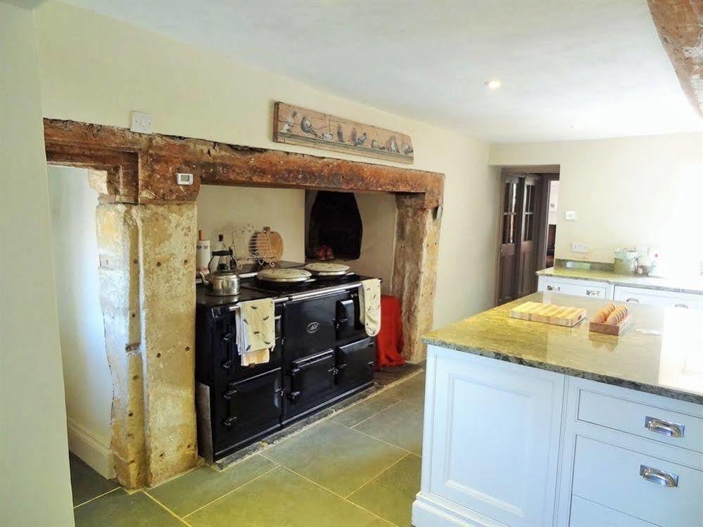 Bed and Breakfast Huxham Farmhouse East Pennard Exterior foto