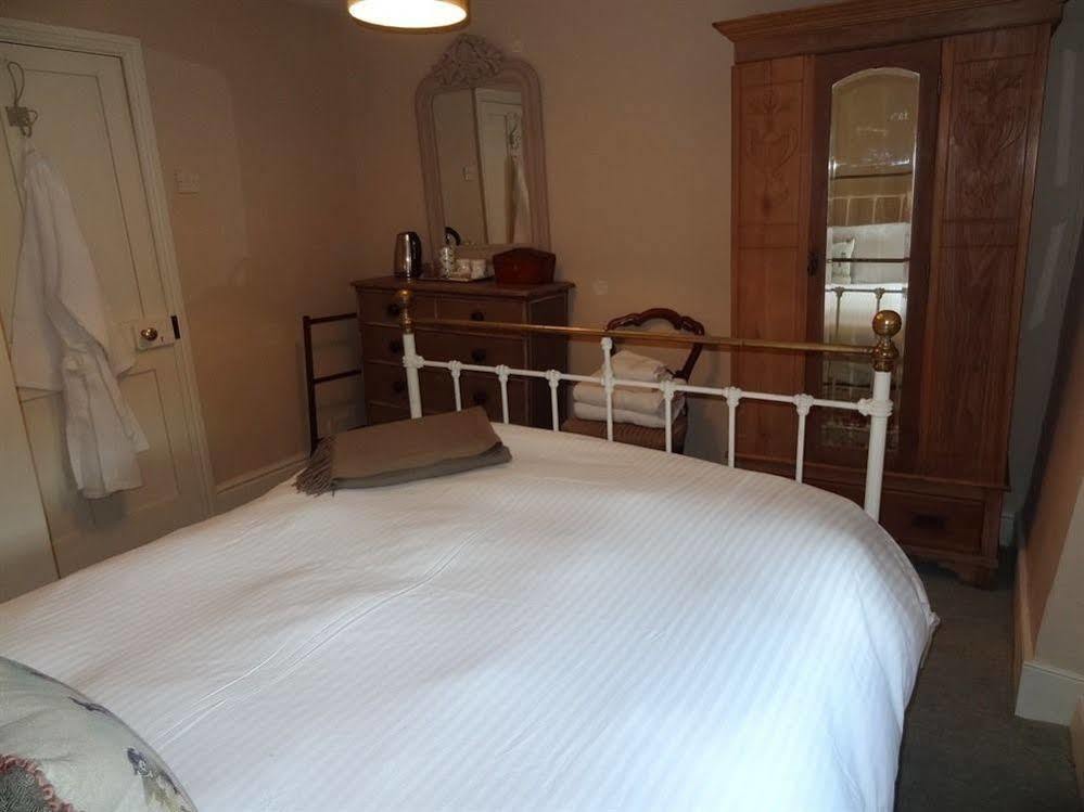 Bed and Breakfast Huxham Farmhouse East Pennard Exterior foto