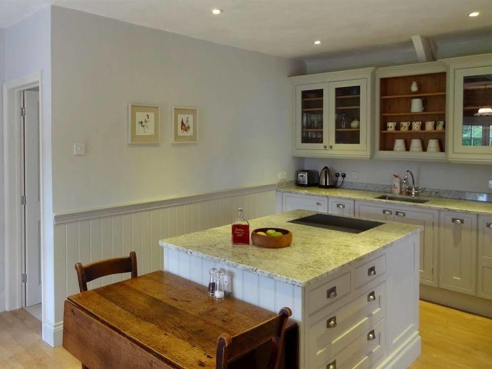 Bed and Breakfast Huxham Farmhouse East Pennard Exterior foto